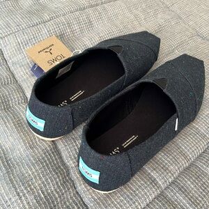 TOMS women’s shoes